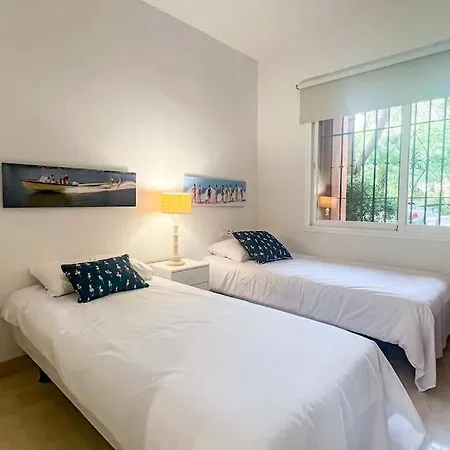 Oleholidays Oasis Junto A Puente Marbella