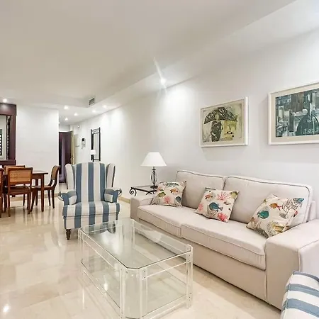Oleholidays Oasis Junto A Puente * Marbella